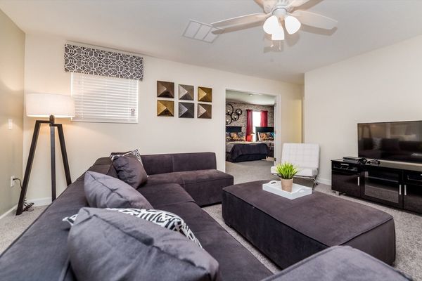 Loft (Angle)
65" Roku TV