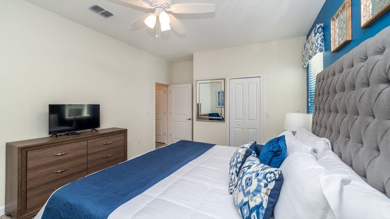 Master King  Bedroom 1 (Angle)
55" TV