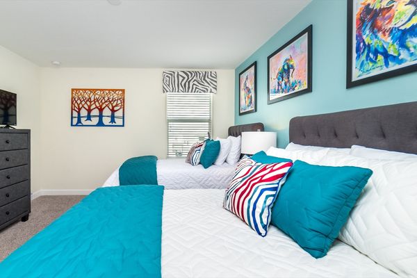 Twin/Full Bedroom 6 (Angle)
32" TV