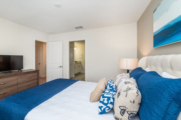 Queen Bedroom 8 (Angle)
55" smart TV
TV has been replaced since this picture was taken