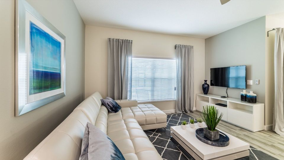 Living Room
50" TV