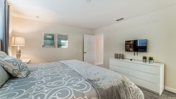 Master King Bedroom 4 Upstairs
Attached Bathroom 
Tub/Shower Combo
32" TV