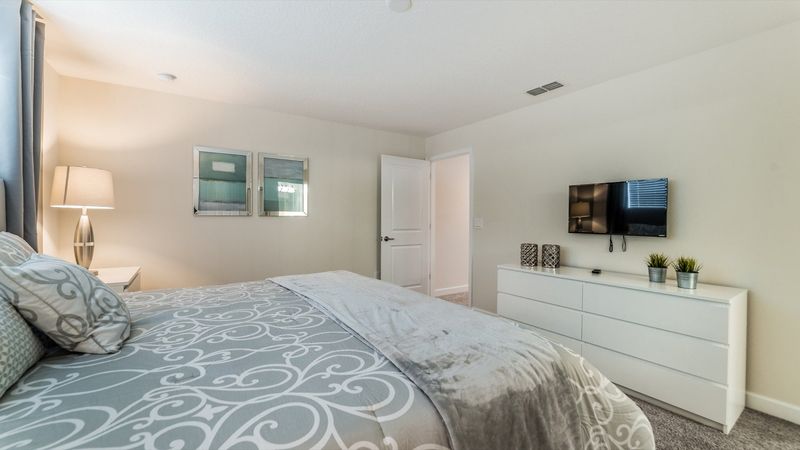 Master King Bedroom 4 Upstairs
Attached Bathroom 
Tub/Shower Combo
32" TV