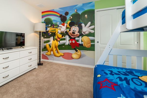 Twin/Double Bunk Bedroom 6
32" Smart TV