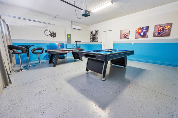 Game Room (Angle)
Pool Table
Air Hockey