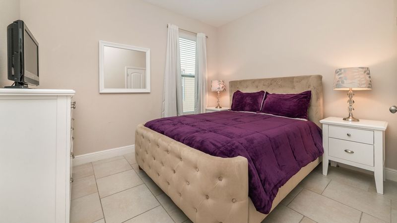 Queen Suite Bedroom 3