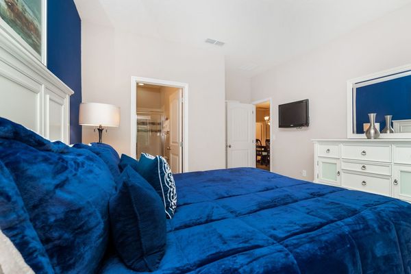 Master Bedroom 1 (Angle)
43" Smart TV
TV has been updated