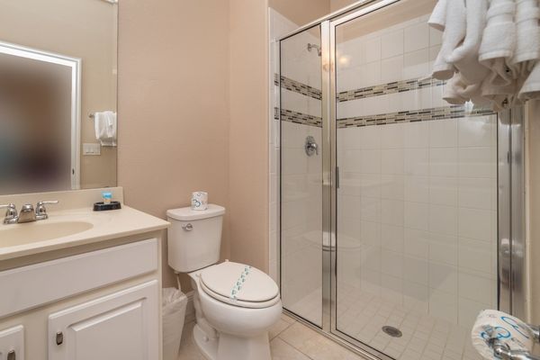 Bathroom (Bed 3) (Shower)