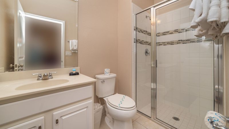Bathroom (Bed 3) (Shower)