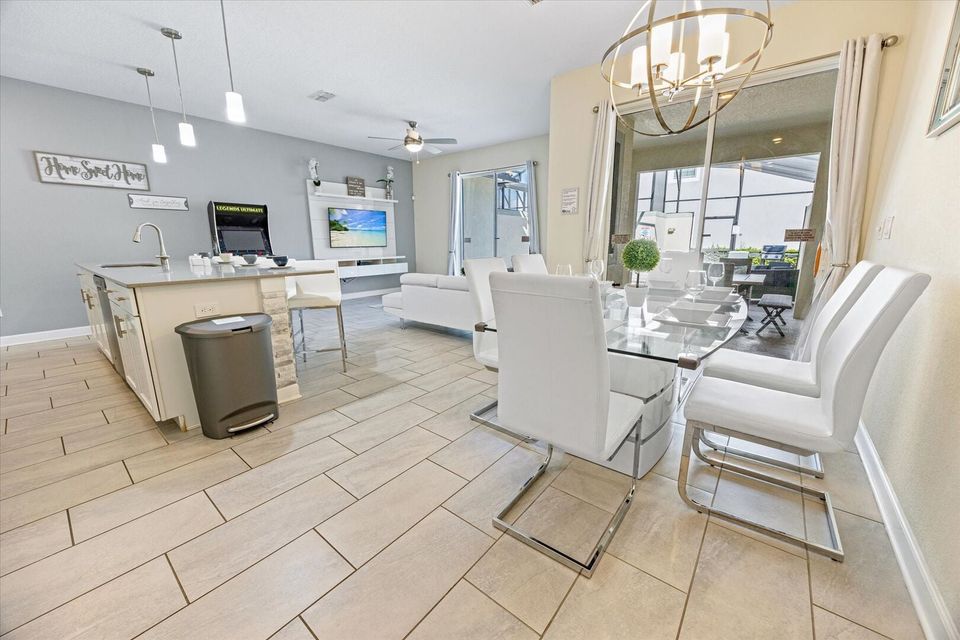 Dining/Kitchen