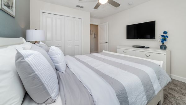 Queen Bedroom 2 (Angle)
43" Smart TV