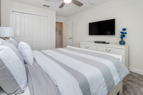 Queen Bedroom 2 (Angle)
43" Smart TV