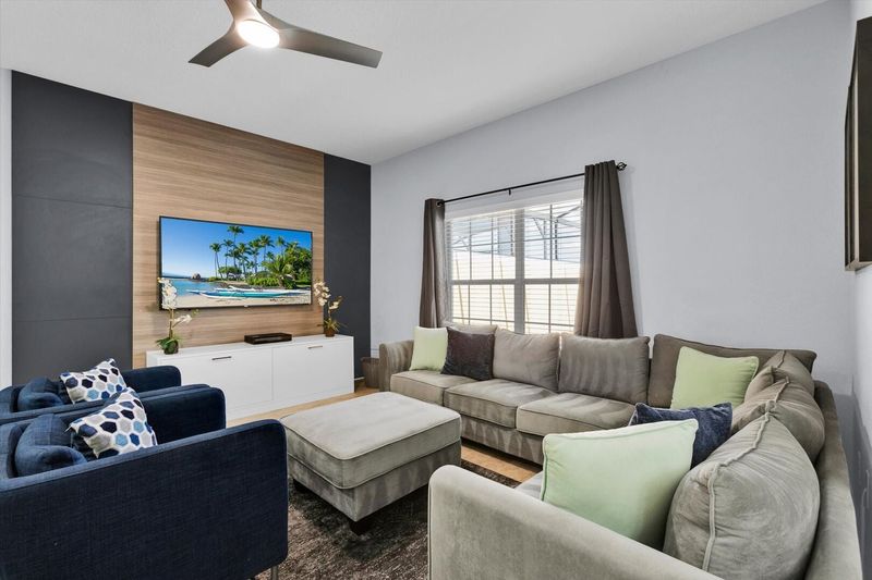 Living Room
65" Smart TV