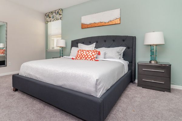 King Master Bedroom 1 Upstairs
Attached Bathroom