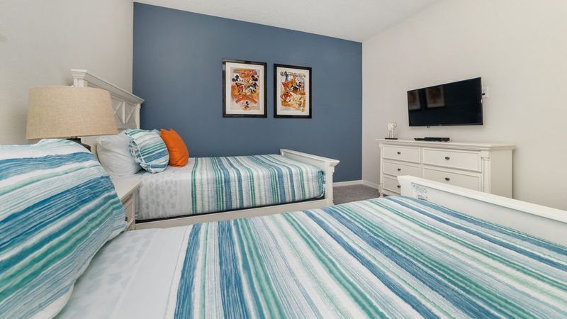 Two Doubles Bedroom 3 (Angle)
40" Smart TV