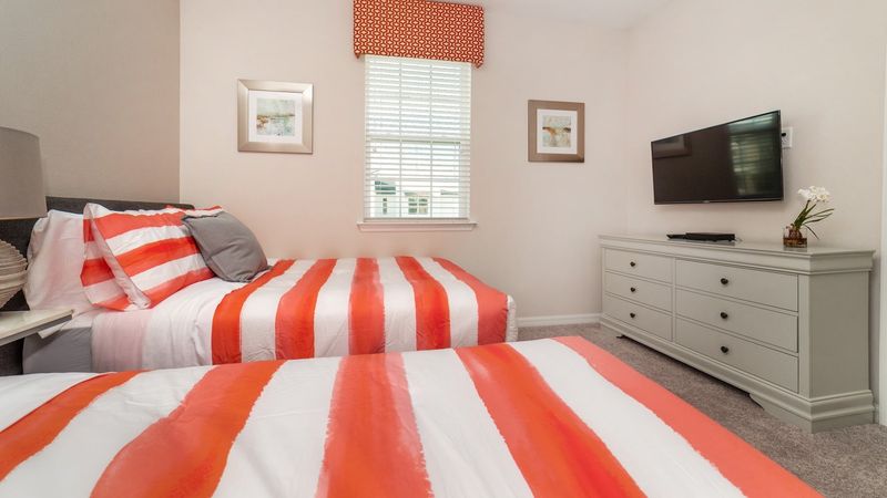 Two Doubles Bedroom 4 (Angle)
40" Smart TV