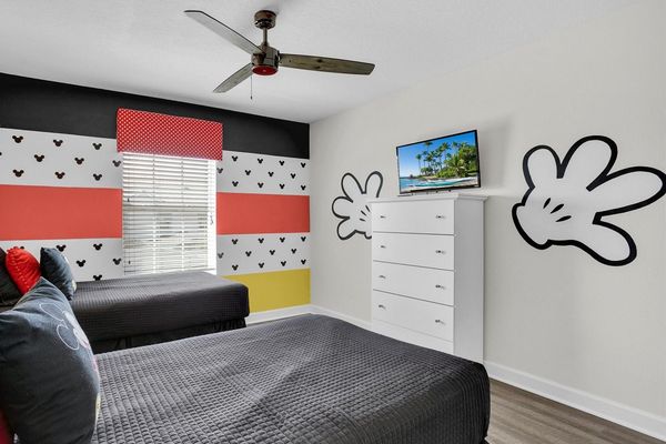 Two Twins Bedroom 2 (Angle)
32” TV