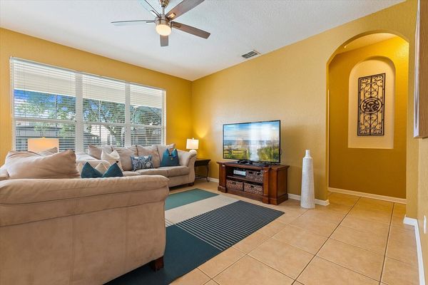 Family Room
55" TV
Xbox