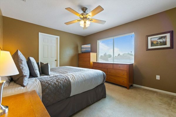 King Bedroom 3 (Angle)
32" Smart TV