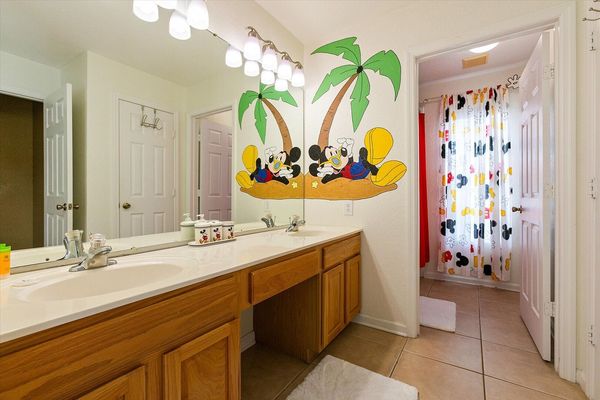 Hall Bathroom 3, Upstairs
Tub/Shower Combo