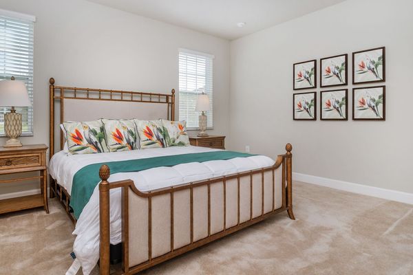 Master King Bedroom 1 Downstairs
Attached Bathroom