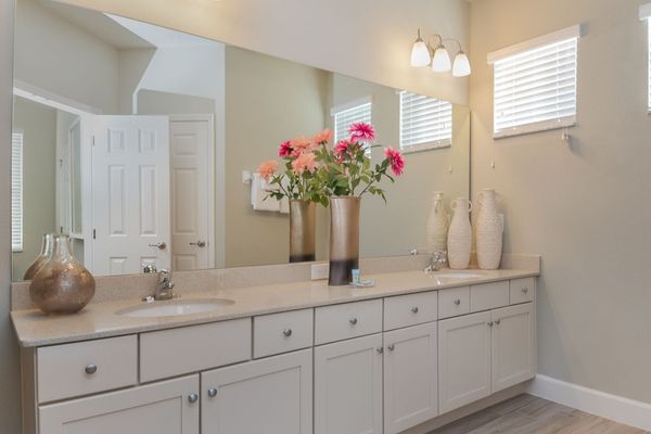 Master King Bathroom 2 Upstairs