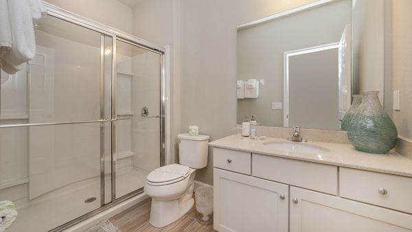 King Suite Bathroom 5 Upstairs
Shower