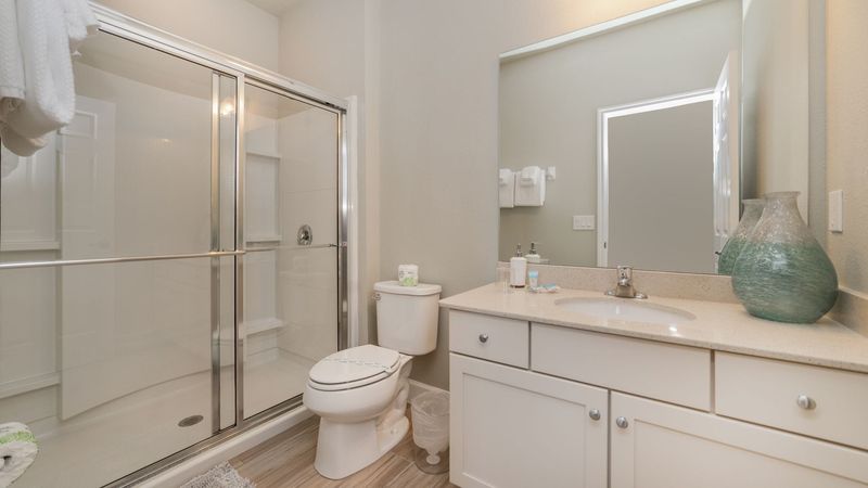 King Suite Bathroom 5 Upstairs
Shower