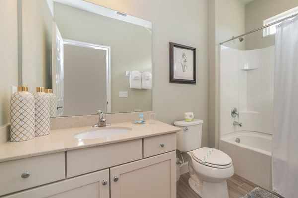 King Suite Bathroom 4 Upstairs
Tub/Shower Combo