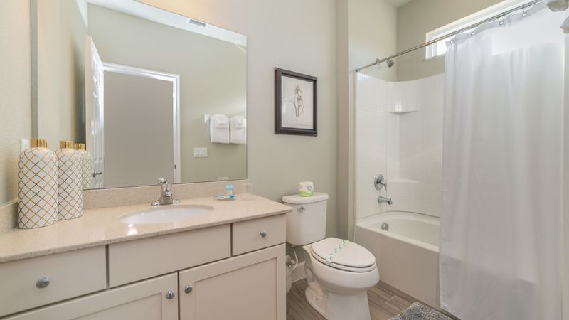 King Suite Bathroom 4 Upstairs
Tub/Shower Combo