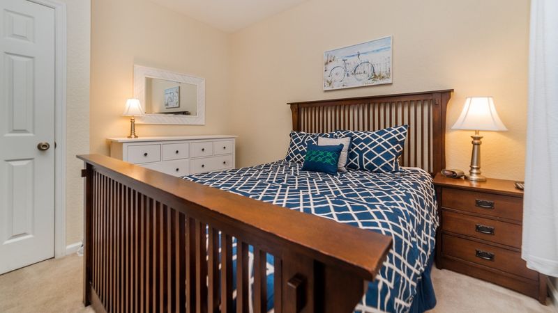 Queen Bedroom 3