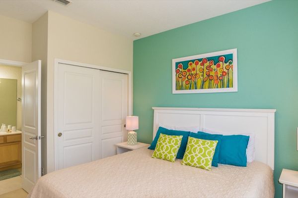 King Suite Bedroom 3 
Attached Bathroom 
Tub/Shower Combo