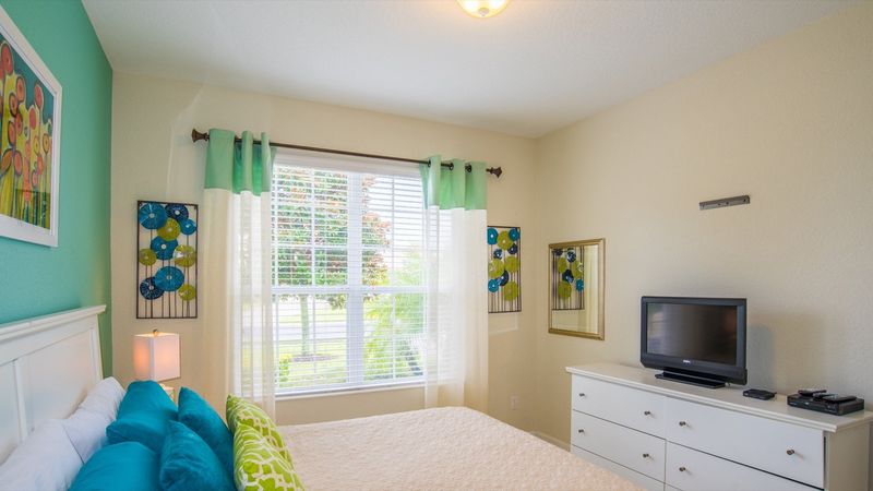 King Suite Bedroom  3 (Angle)
43' Roku TV - TV has been updated