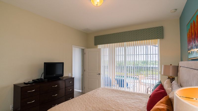Master King Bedroom 1 (Angle)
34" Roku TV - TV has been updated
Door To Pool