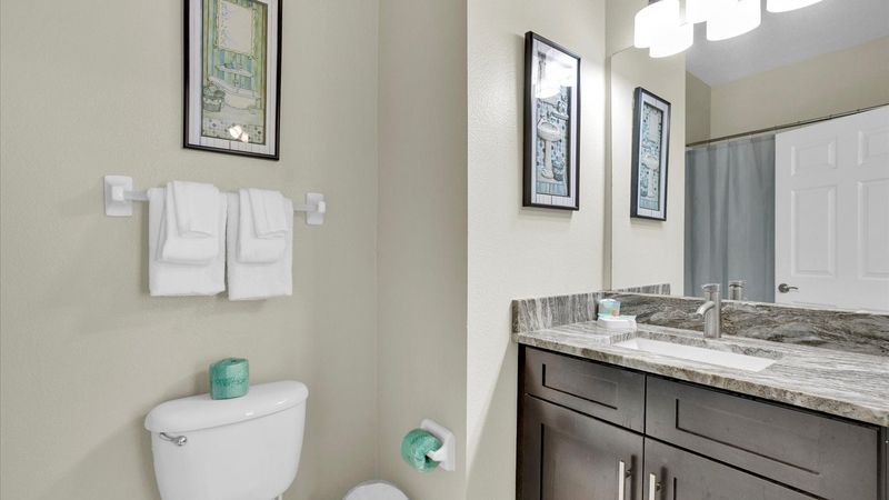 King Suite Bathroom 2
Tub/Shower Combo