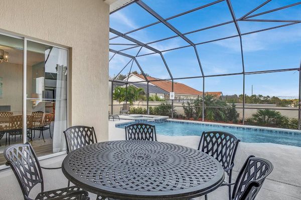Patio Dining (Angle)