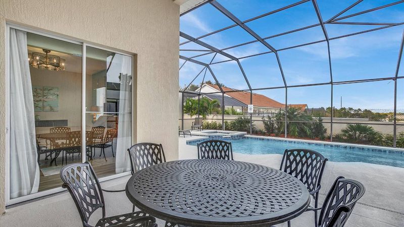 Patio Dining (Angle)