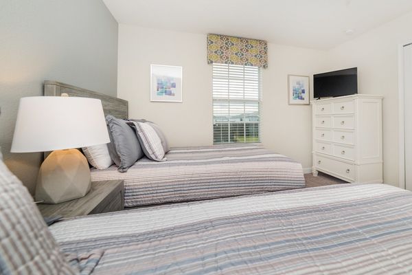 Two Doubles Bedroom 4 (Angle)
40" Smart TV