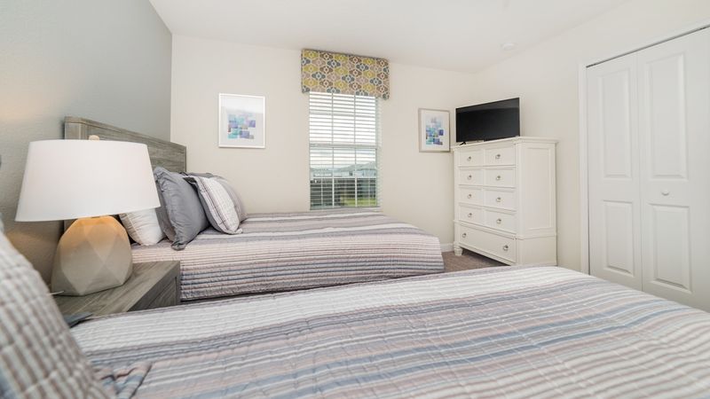 Two Doubles Bedroom 4 (Angle)
40" Smart TV