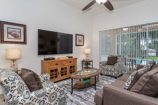 Living Room (Angle) 
70" Smart TV