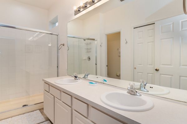 Master King Bathroom 1 Downstairs
Shower