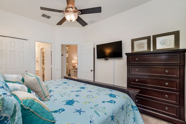 King Suite Bedroom 2 (Angle) 
40" Smart TV