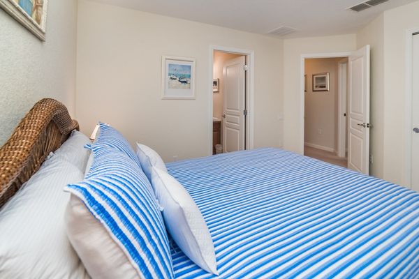 Queen Suite Bedroom 4 Upstairs
Attached Bathroom
Tub/Shower Combo