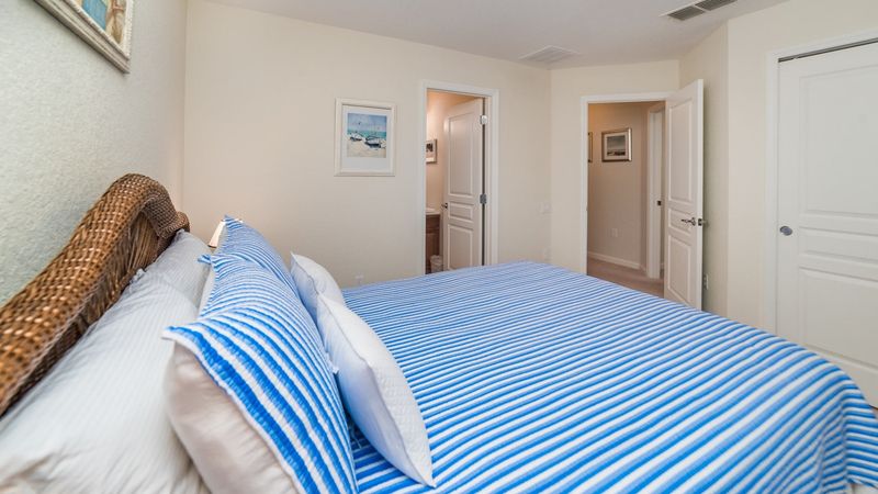 Queen Suite Bedroom 4 Upstairs
Attached Bathroom
Tub/Shower Combo