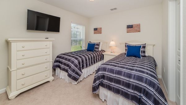 Two Twins Suite Bedroom 3 
Downstairs
Shared Bathroom
Tub/Shower Combo
