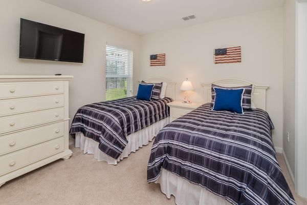 Two Twins Suite Bedroom 3 
Downstairs
Shared Bathroom
Tub/Shower Combo