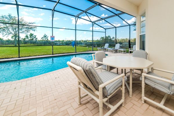 Deck/Pool
Pool Faces Southwest