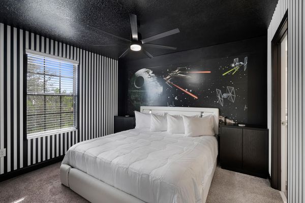 King Bedroom 3 Upstairs
Shared Bathroom
Star Wars Theme