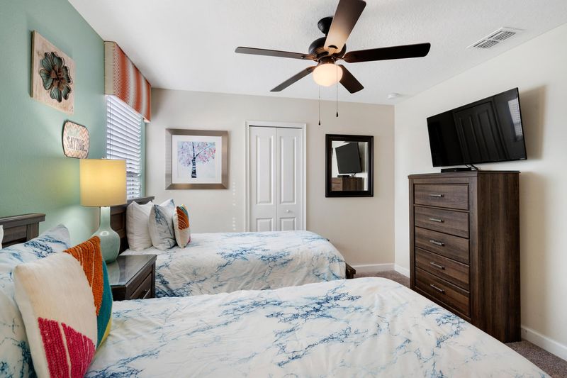 Two Twins Bedroom 4 Upstairs
42" TV