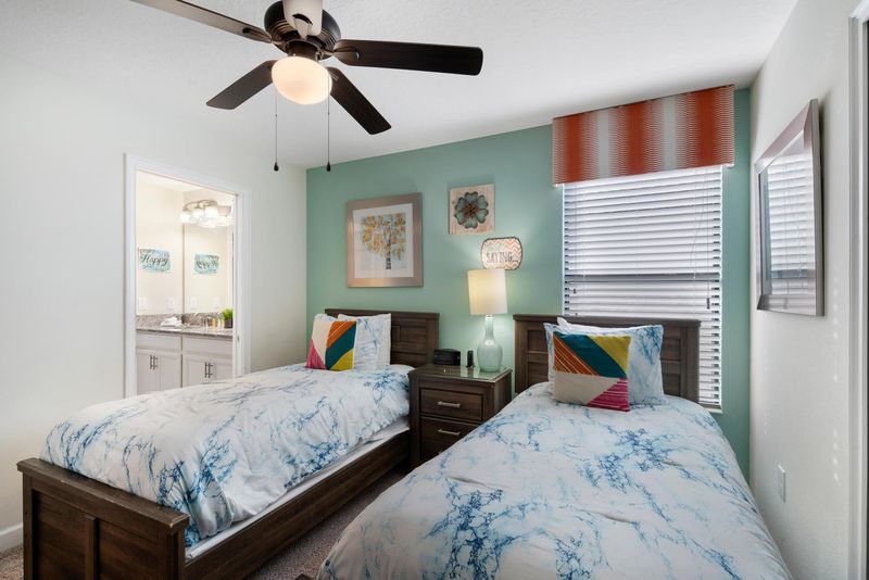 Two Twins Bedroom 4 Upstairs